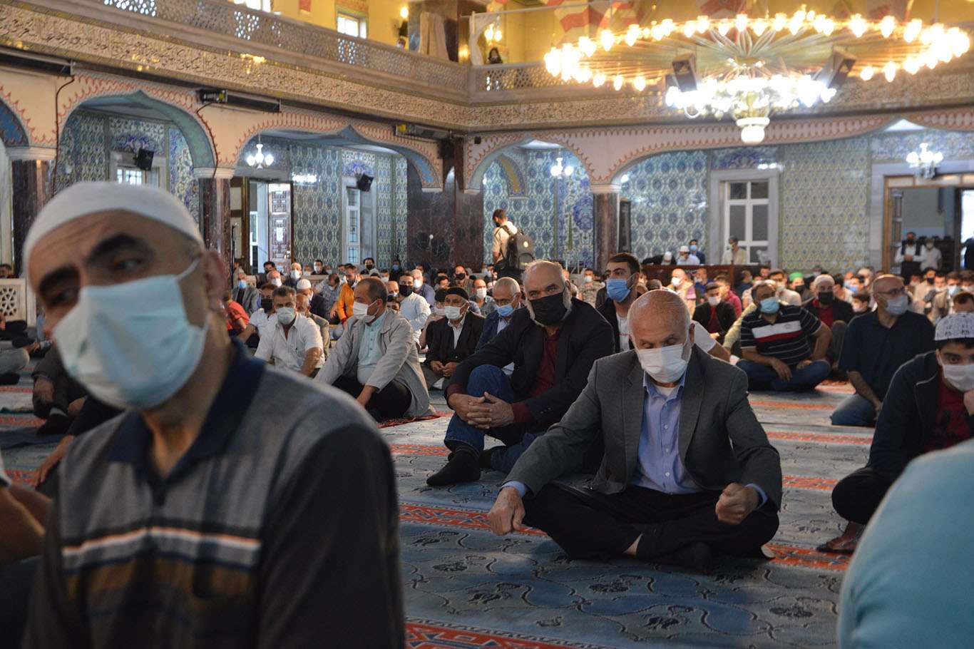 Kudüs'te yaşanan acılar bayram namazına hüzün kattı Kudüs'te yaşanan acılar bayram namazına hüzün kattı